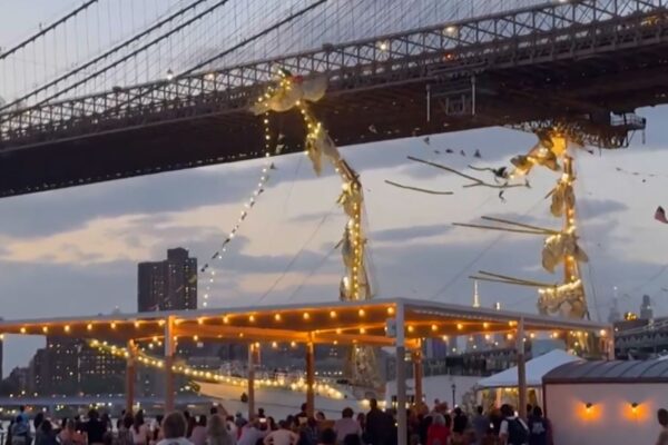 Watch moment Mexican Navy training ship hits Brooklyn Bridge