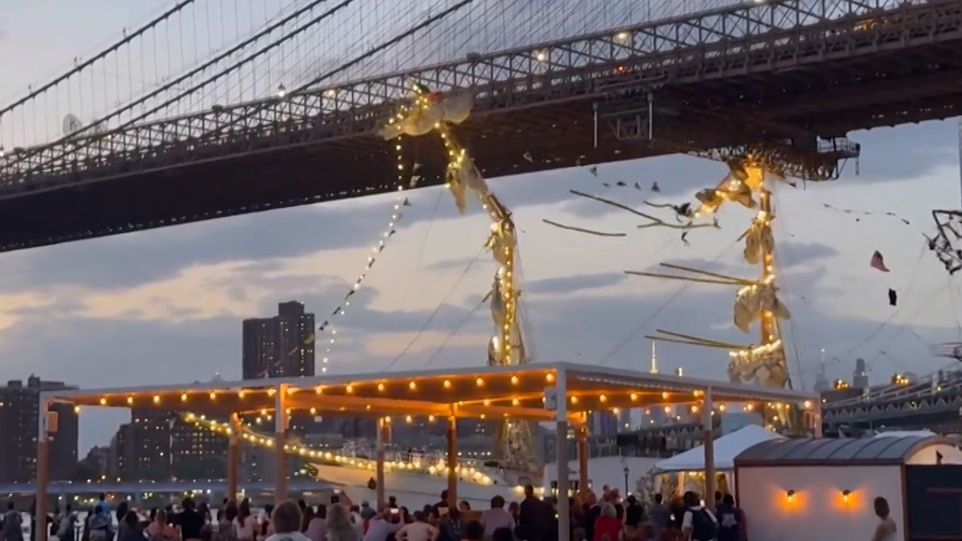 Watch moment Mexican Navy training ship hits Brooklyn Bridge